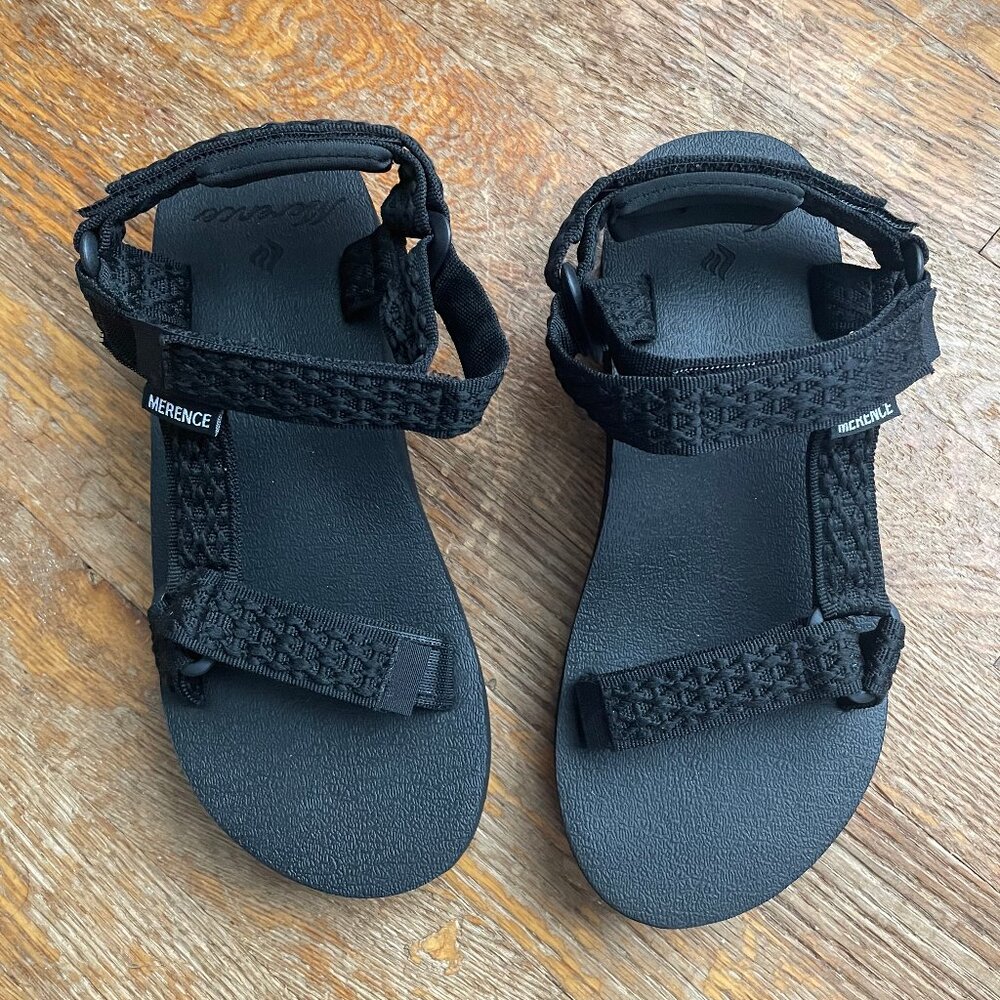 NWOT CIOR Women's Sport Sandals Hiking Sandals Yoga Mat Insole sz 7